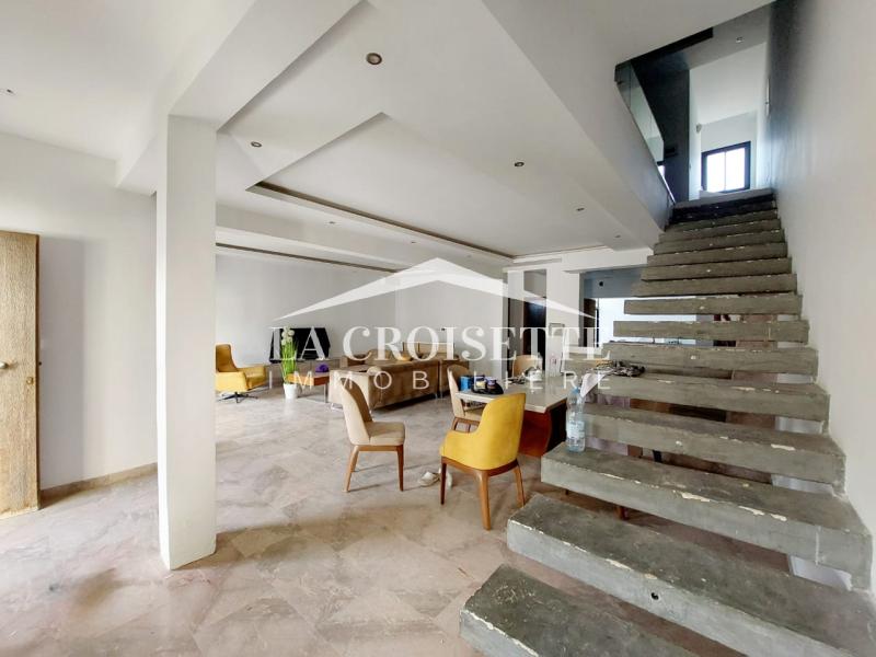 Villa S+4 avec piscine à Gammarth